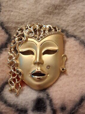 vintage style "phantom of the opera Pin.